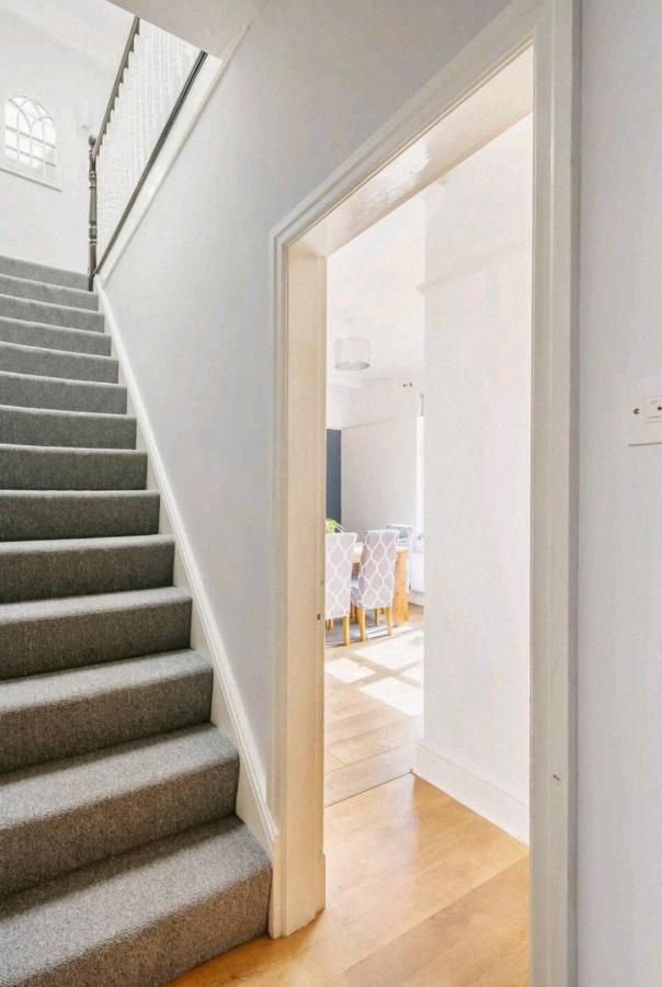 Atrium House Guest House Hazel Grove Extérieur photo