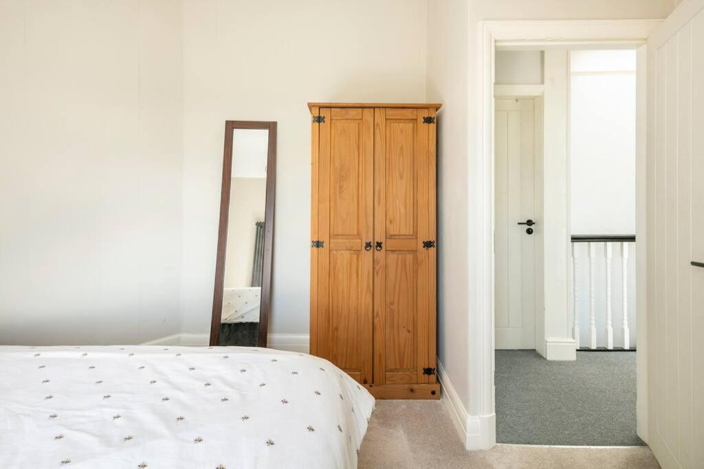 Atrium House Guest House Hazel Grove Extérieur photo